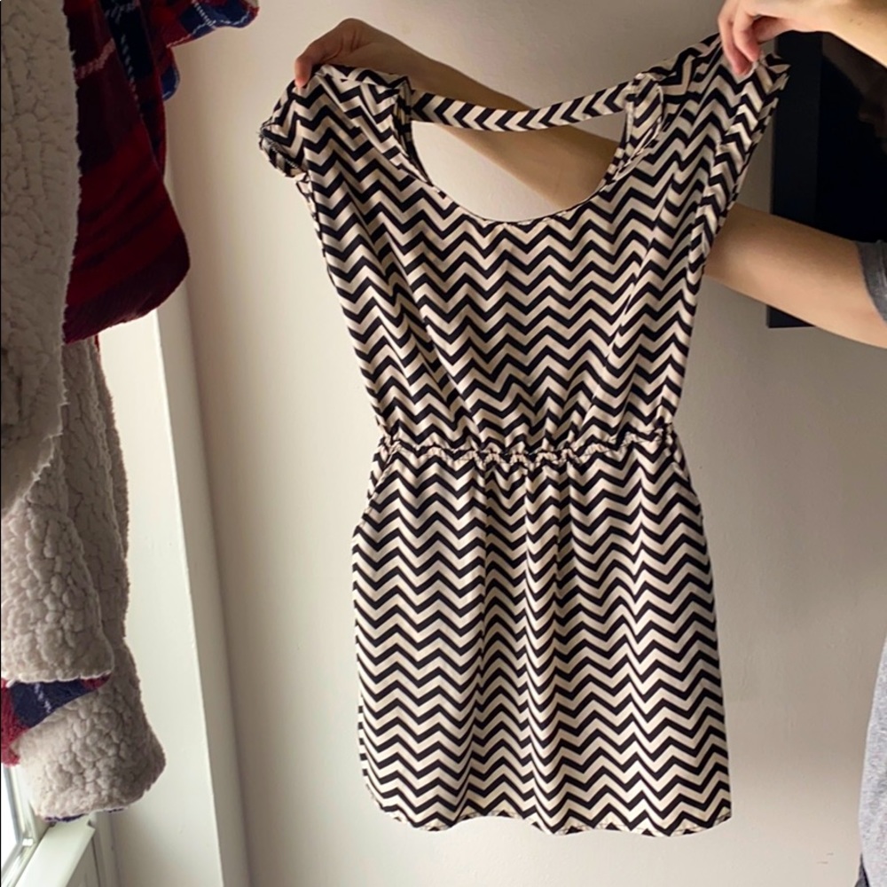 Women’s mini dress with pockets